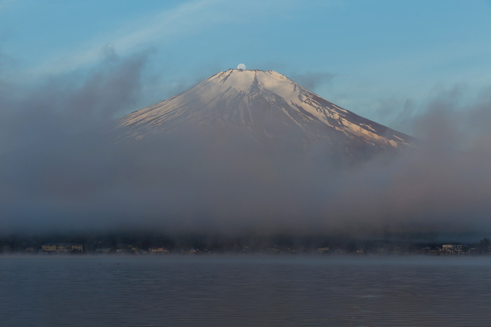 山中湖からのパール富士