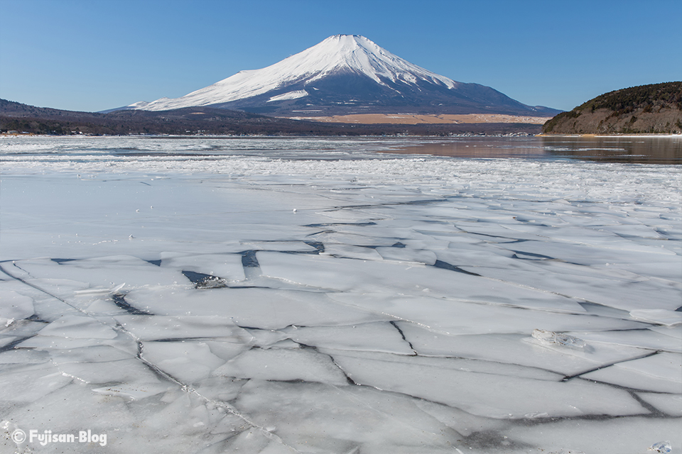 【富士山写真】連日寒波が続く山中湖からの富士山