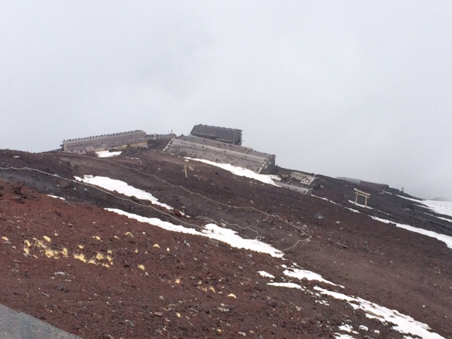 ［富士山山小屋 御来光館］富士山八合五勺および頂上情報（6月21日）