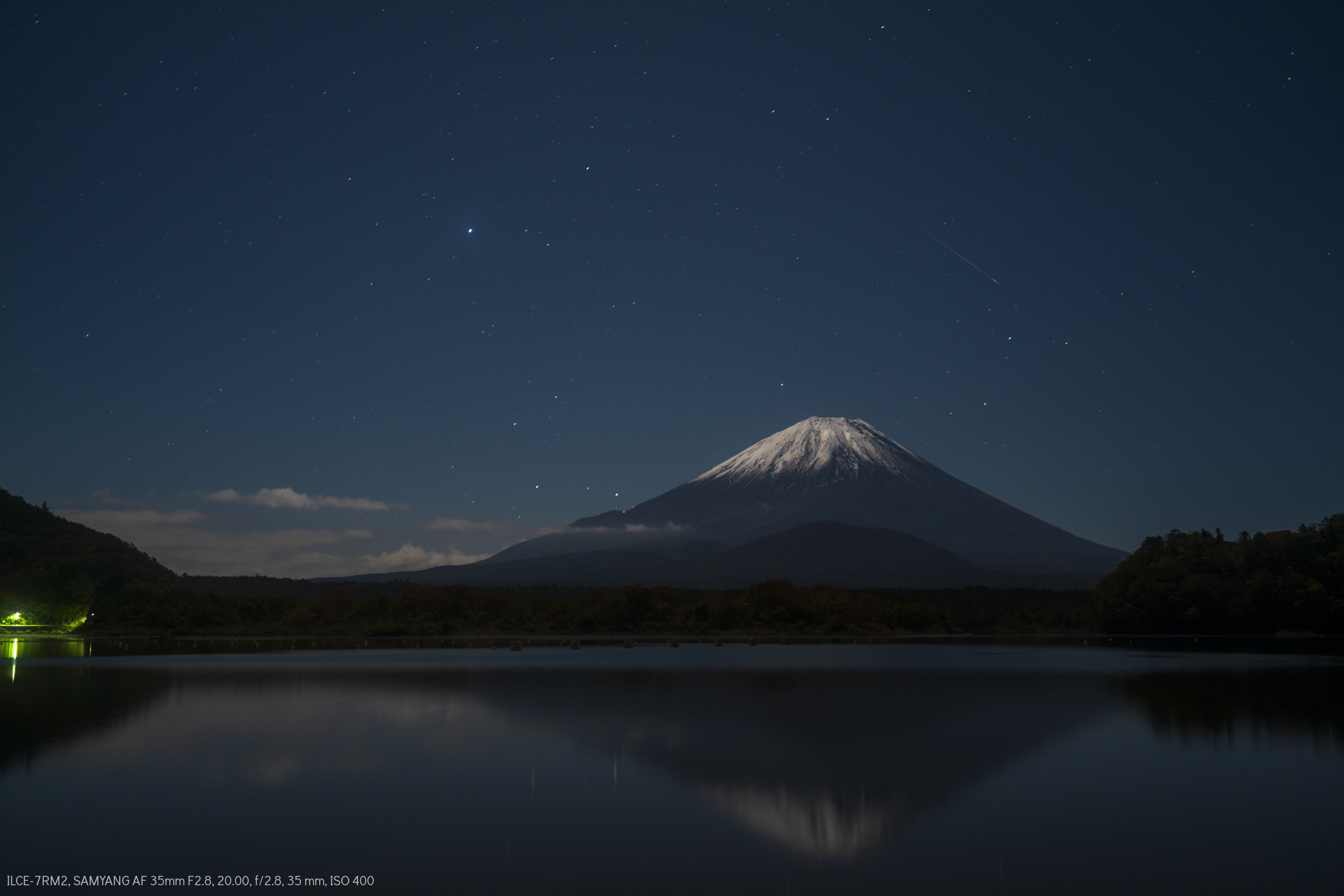 精進湖・夜