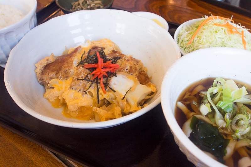 日替わり定食（煮カツ定食）