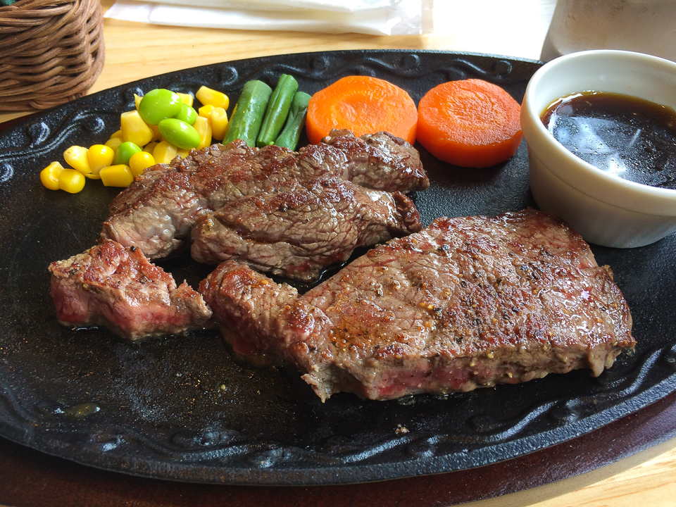 忍野村の魅惑のステーキ店、遠心亭（えんしんてい）